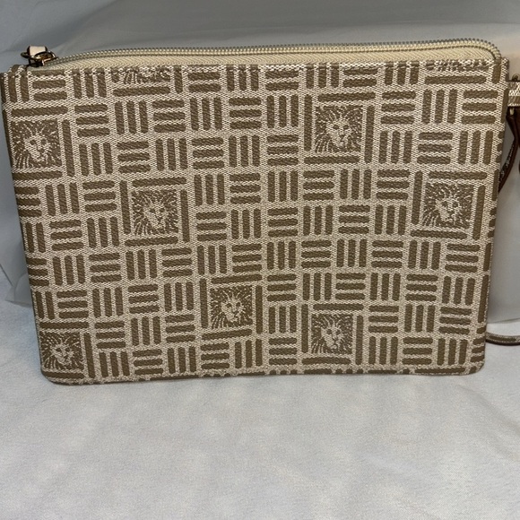 ANNE KLEIN Large Zip Top Lion Logo Wristlet - Picture 2 of 6